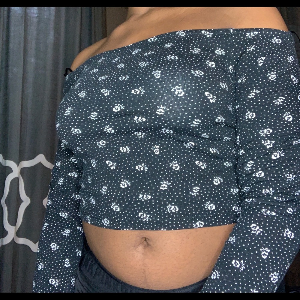 H&M Top - Picture 2 of 4